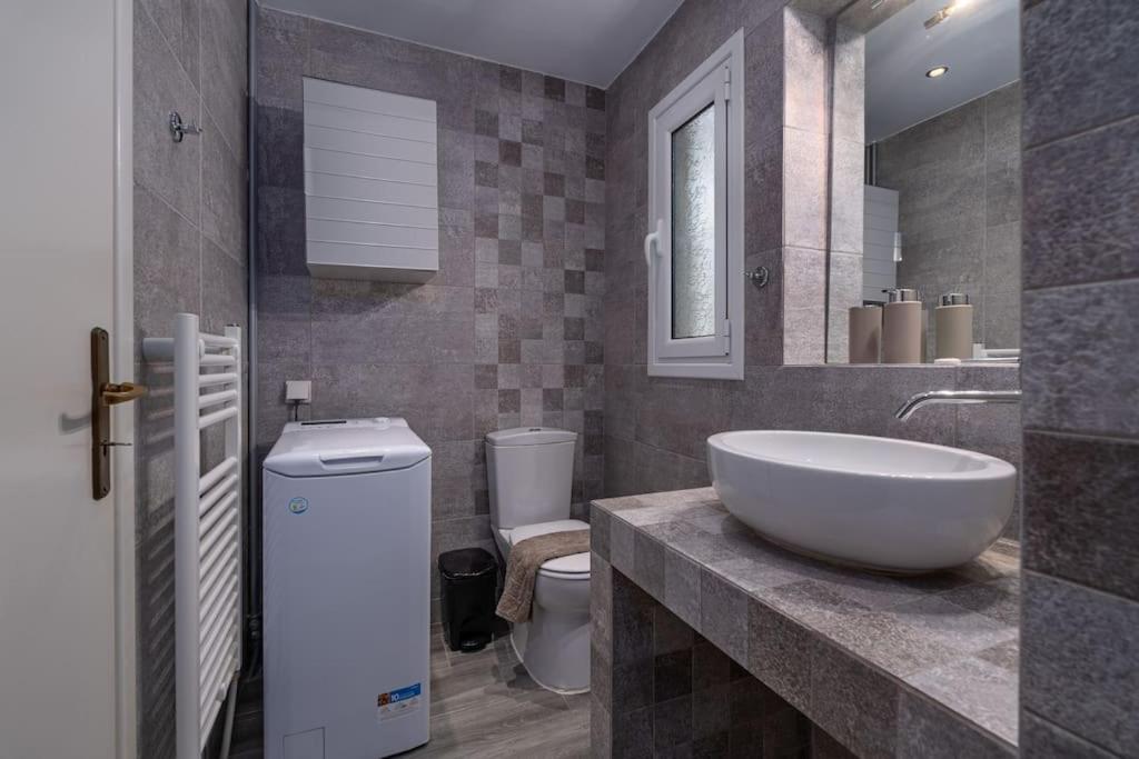 Peaceful 2 Bedroom In Glyfada Center Athén Kültér fotó